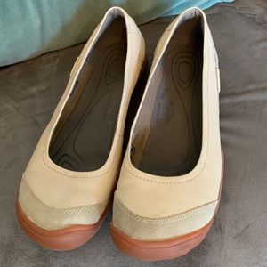 Keen Contour Arch Flats